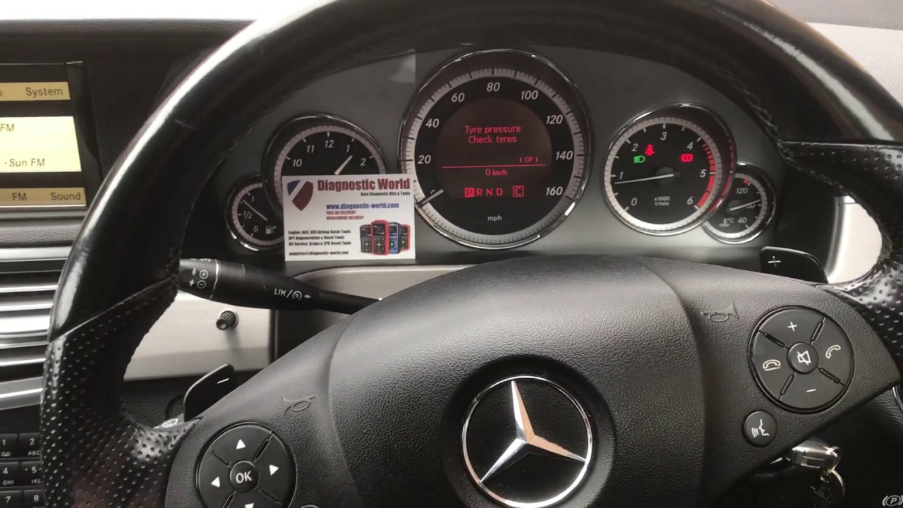 W212 Mercedes E-класса. Сброс давления в шинах. Проверка сообщений о шинах. Руководство по эксплу...
