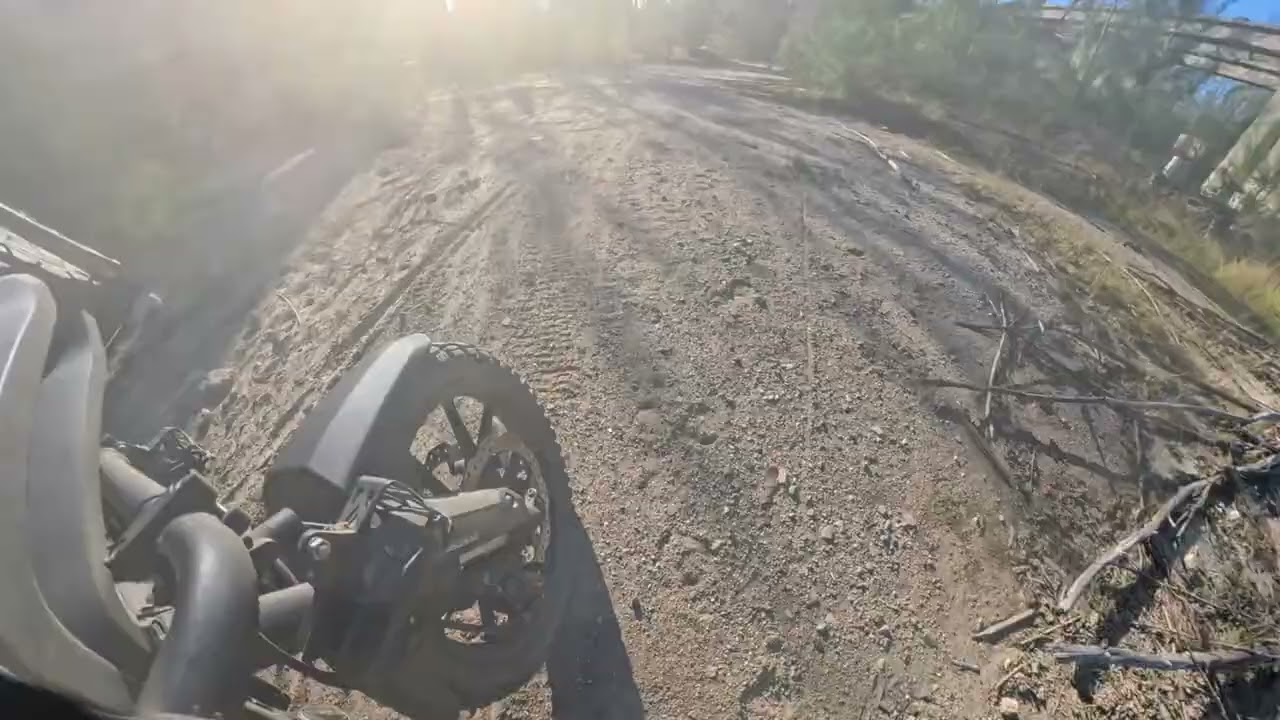 OFFROAD com passagem por planta industrial abandonada. NX50O (filmando) e PANAMERICA (à frente).  