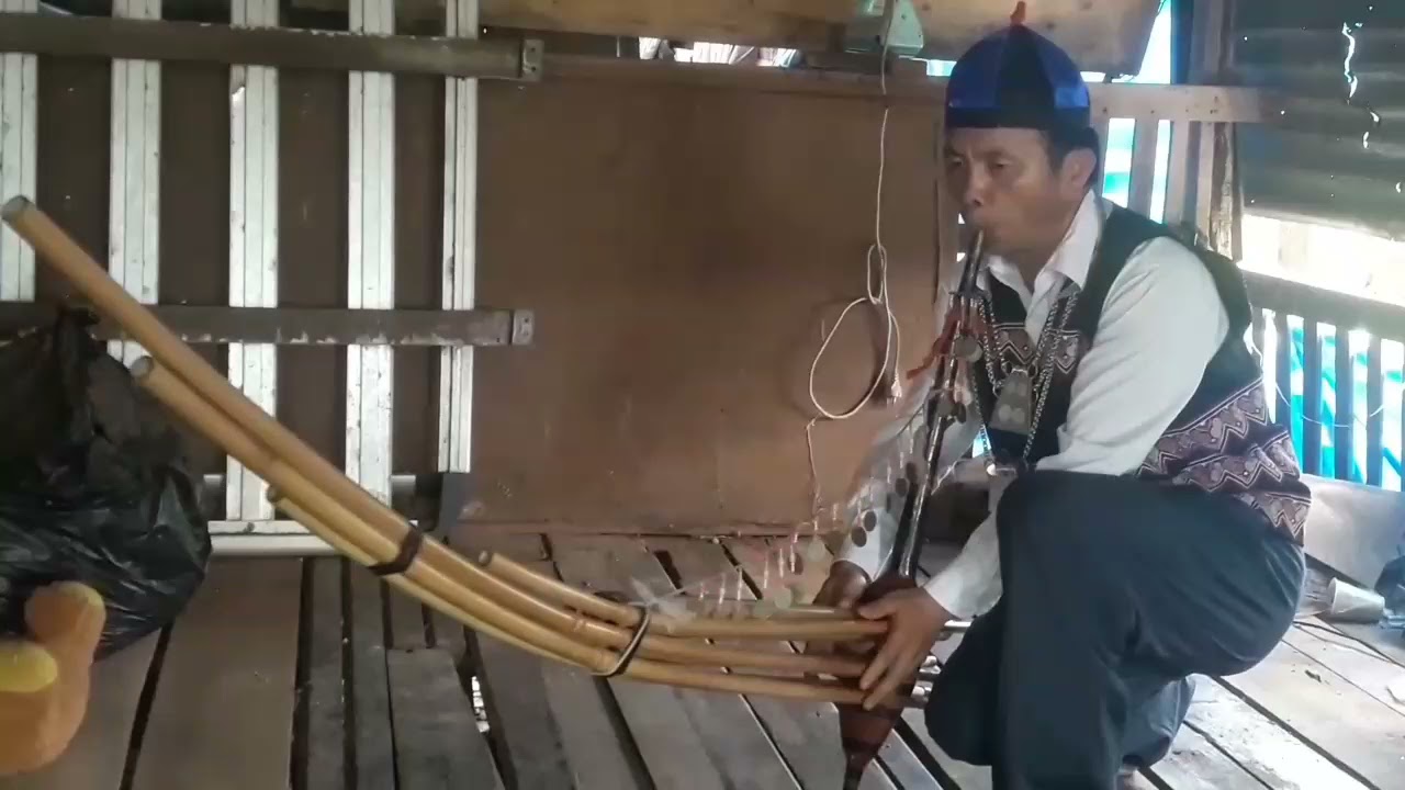 Ntiv ntaus caug thiab tshooj 1 qeej tu siav ( muaj piav ). Tus tshuab yog Nom yeeb xyooj 01/05/2021.