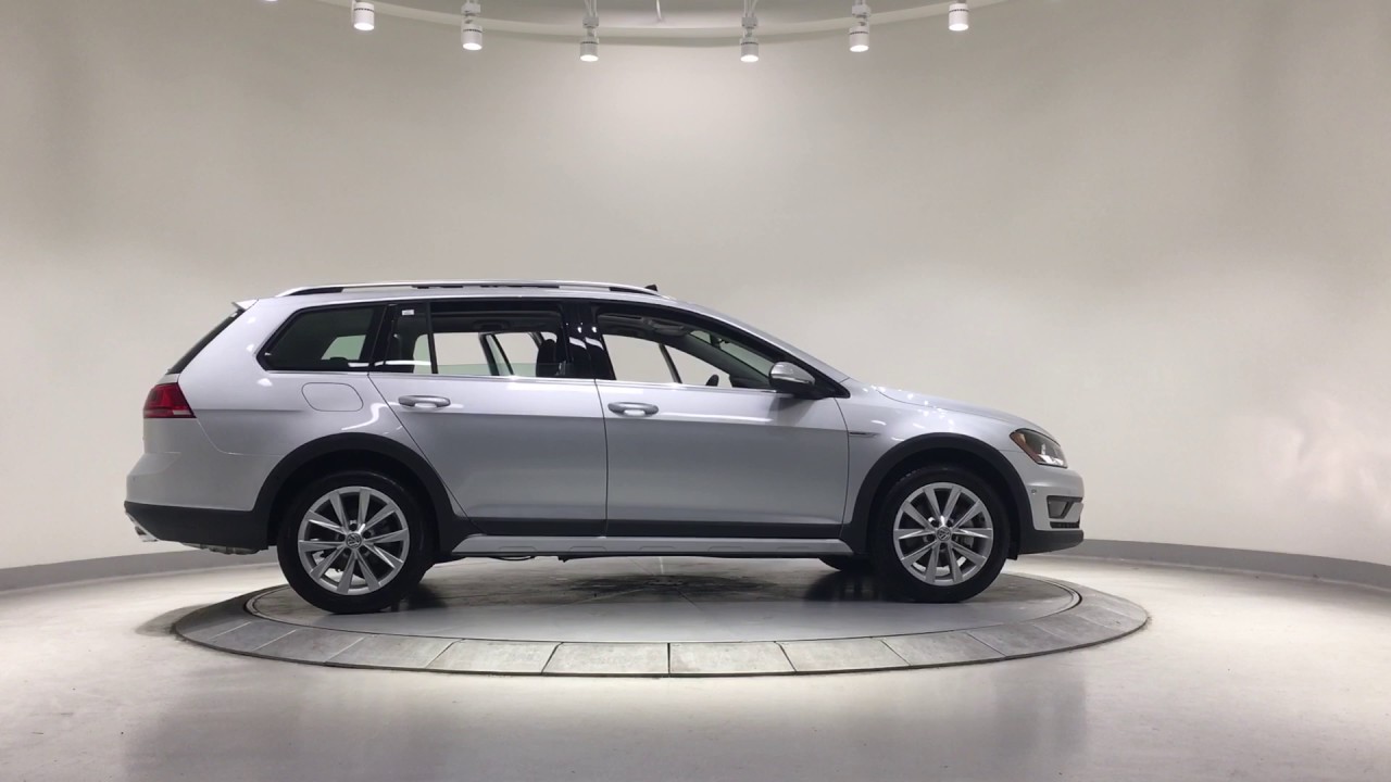 2017 Volkswagen Golf Trek- V11979