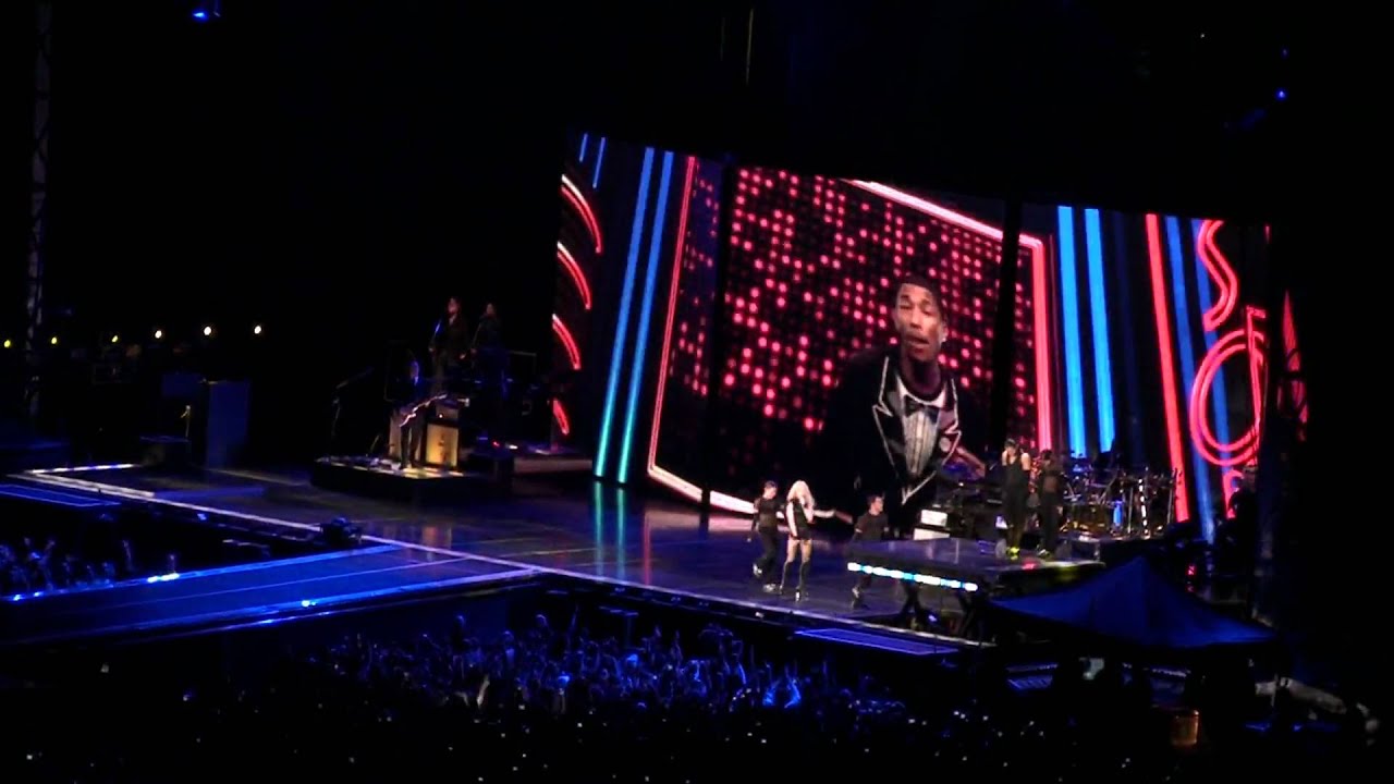 MADONNA - Beat Goes On - Sticky & Sweet Tour HD