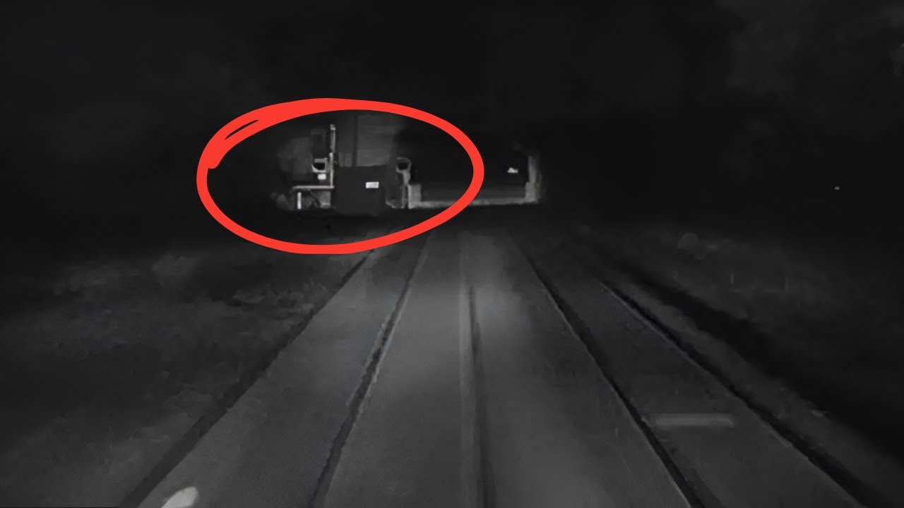 Level Crossing Barriers OPEN at Worst Possible Time