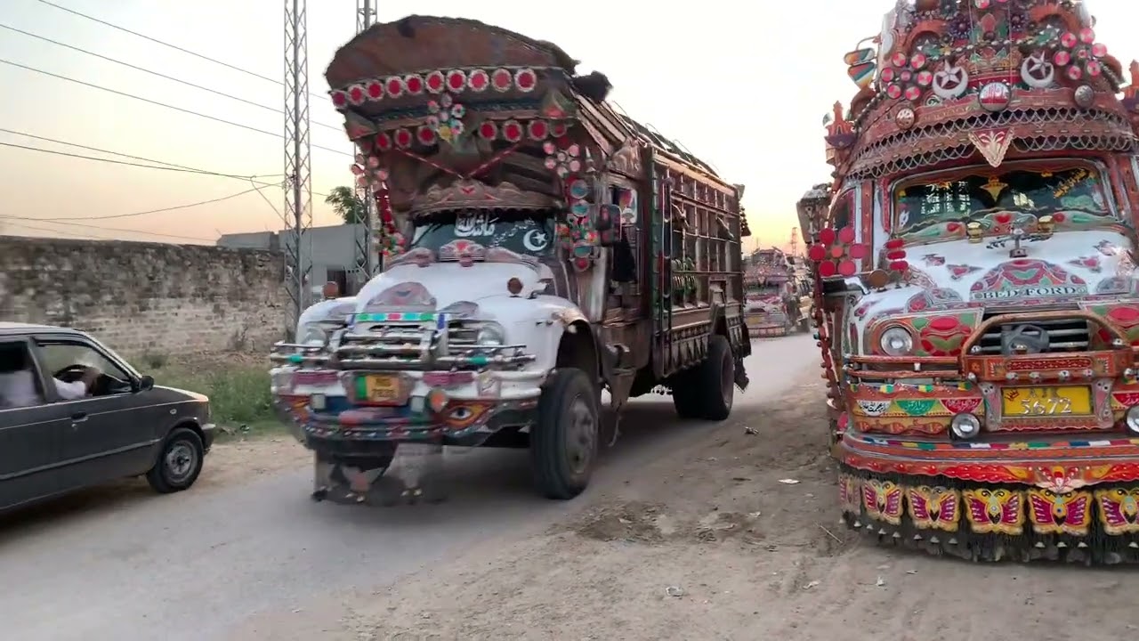 Pakistani Famous Rocket Bus Bedford!local transport #dina #jehlum #oldbus #pakistanioldbus