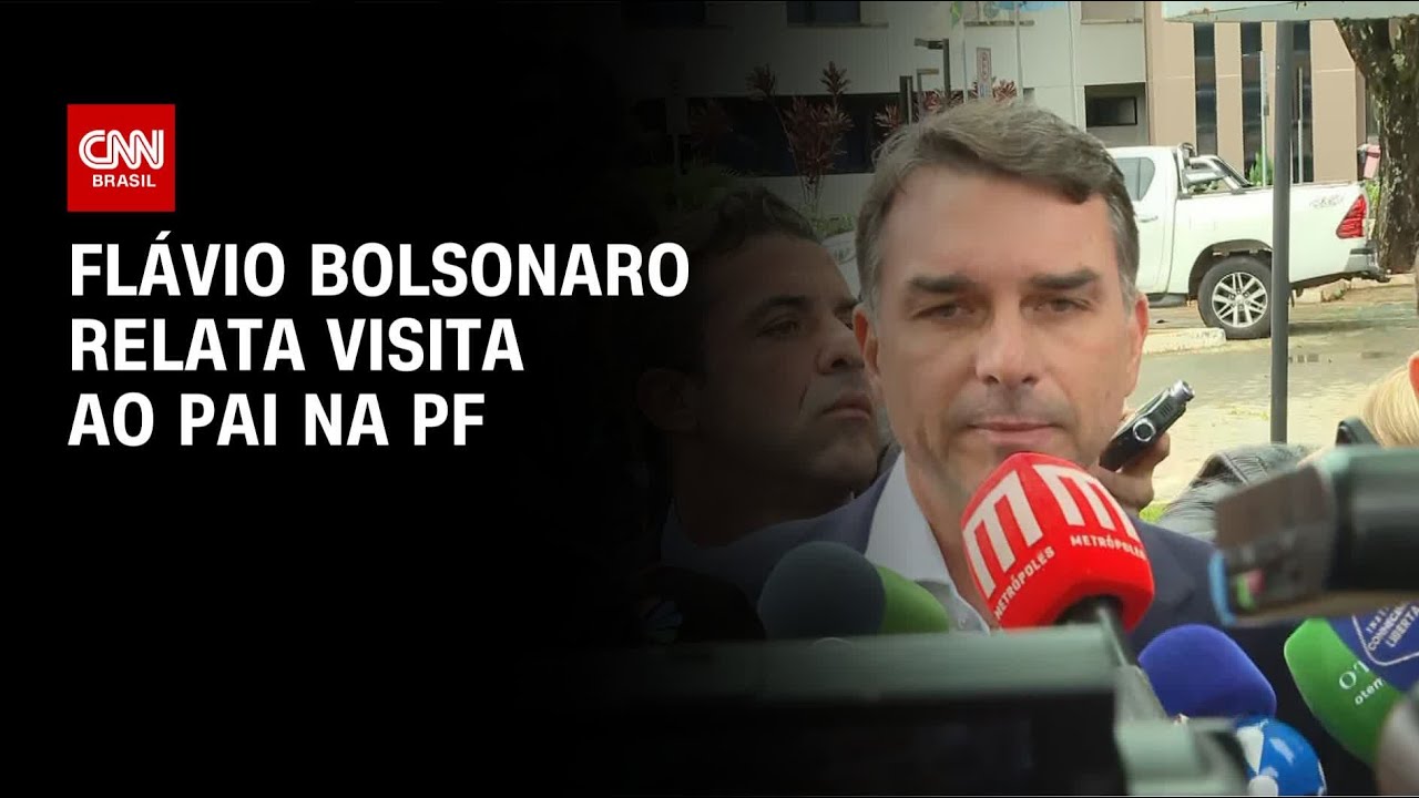 Flávio fala à imprensa após visitar Bolsonaro na PF | LIVE CNN
