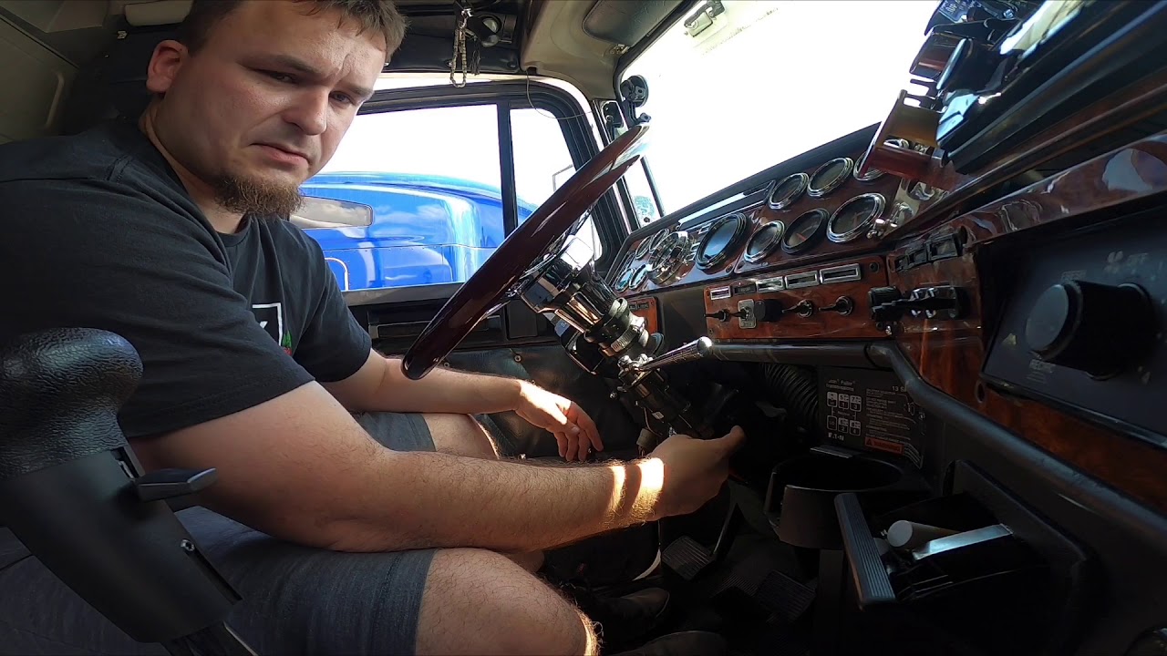 КАК ОПУСТИТЬ РУЛЕВОЕ КОЛЕСО В FREIGHTLINER CLASSIC/FLD + ПЛАНЫ НА БУДУЩЕЕ
