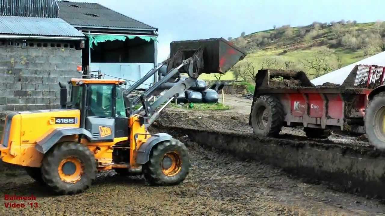 Loading Muck with JCB 416 - in the Snow!