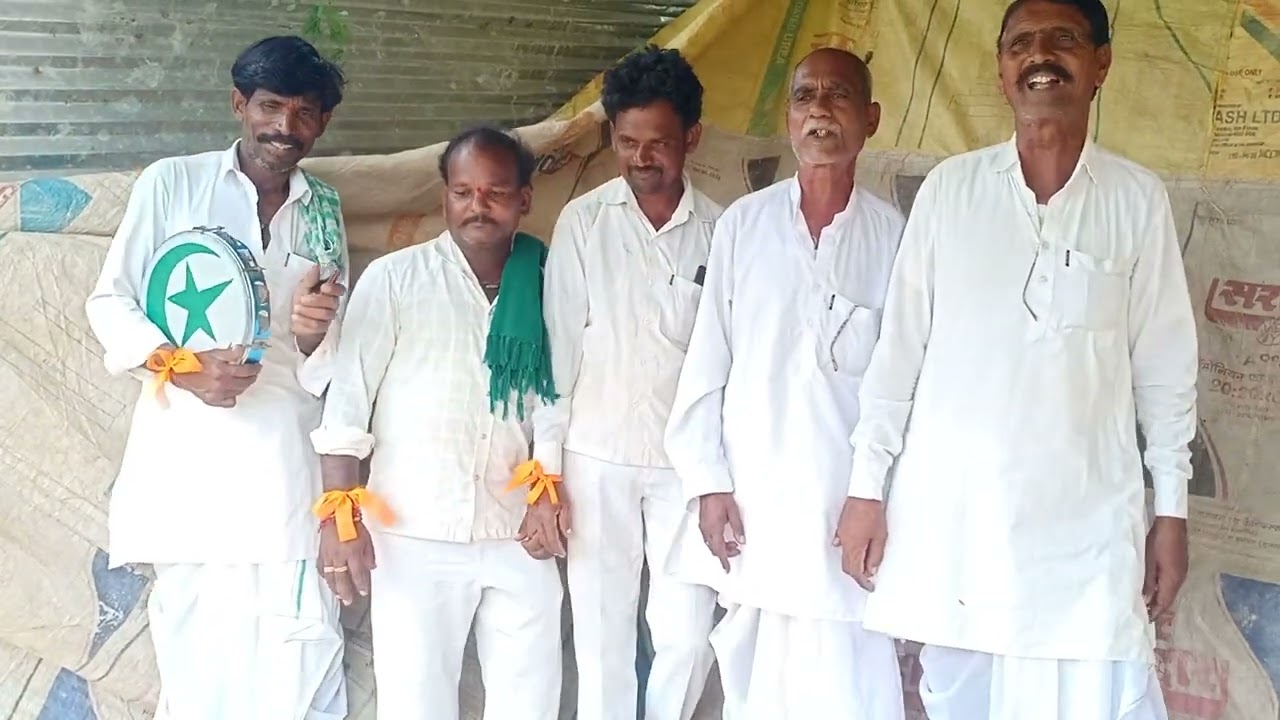 ಸುರಪುರ ತಾಲ್ಲೂಕು ಮಾಲಗತ್ತಿ ಮೊಹರಮ್ ಪದ ಅಬ್ಬಾಸ್ ಶಹಾ ಸಾಬ ಕವಿ ಶೇಖಪ್ಪ,ರೇವಣಪ್ಪ ,ಭೀಮಣ್ಣ ,ಭೀಮರಾಯ ಕೂಡಿ ಹಾಡಿದರು