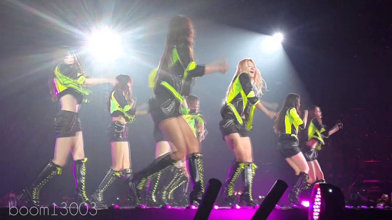 140111 SNSD - Flower Power @ GG World Tour Live In Bangkok