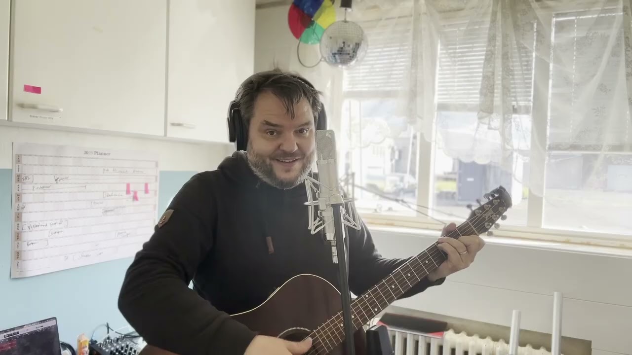 Autumn tour joy // Cover of Fuzzy by Grant Lee Buffalo