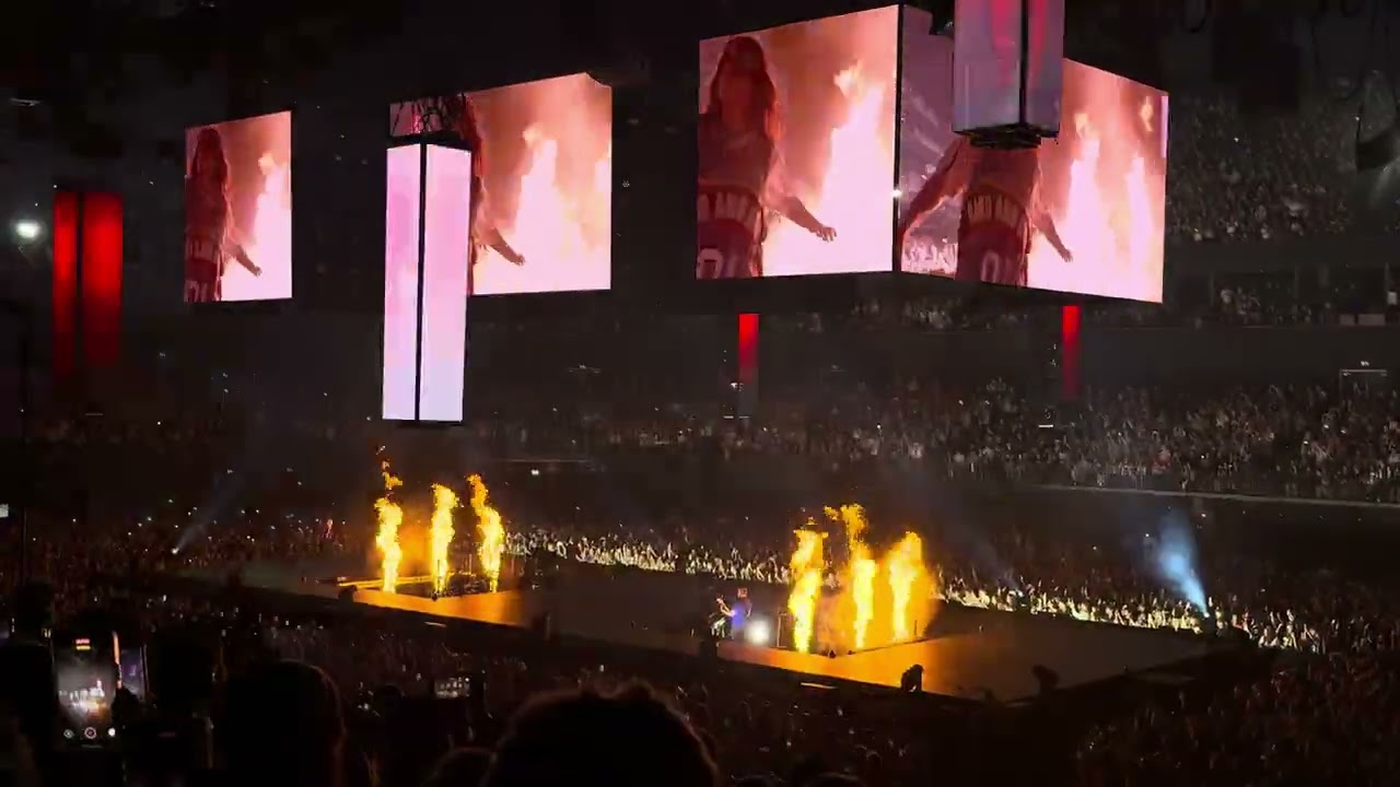 Billie Eilish - BITTERSUITE / bury a friend / Oxytocin Manchester Night 4
