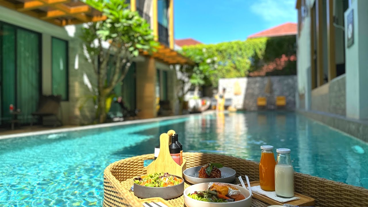 Сочный завтрак на роскошном бассейне Villa Resort в Бангкоке ⛱ | Shan Villas Sukhumvit