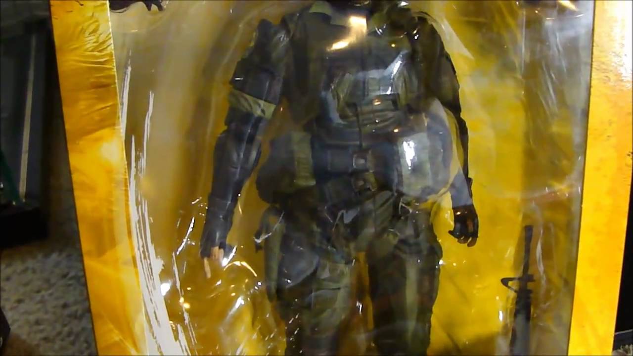 Play Arts Kai Metal Gear Solid Peace Walker Snake - Jungle Fatigues Version