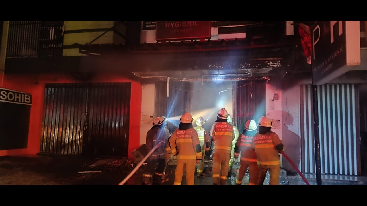 Kebakaran Ruko Loundry jl. Mekarwangi Cibaduyut #dashcam #cabininside #firedriver #operatorunit113