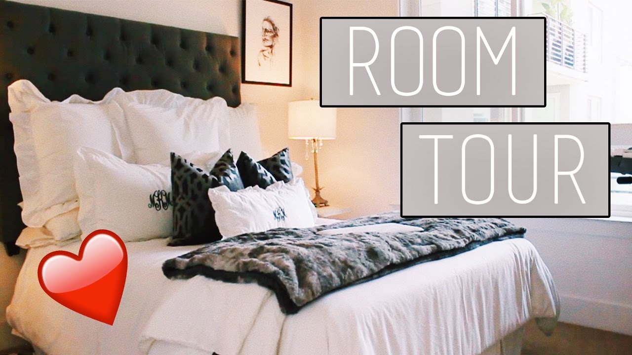 ROOM TOUR