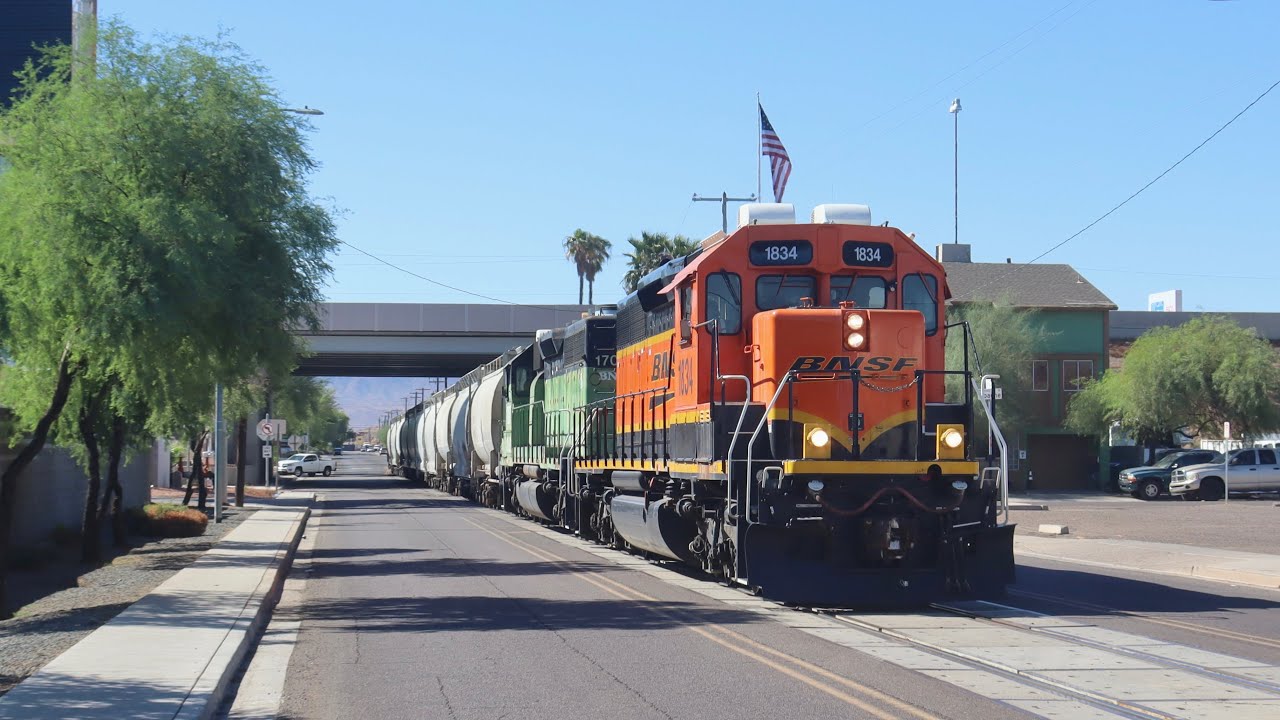 BNSF 1834 Leads the YPHX1051 Street Running in Phoenix, AZ on 09/16/2023 w/ RS3K
