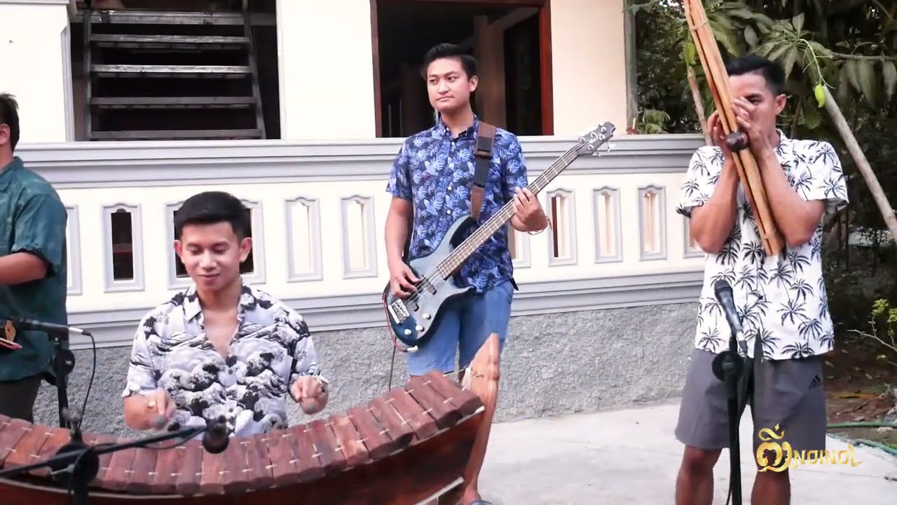 ລາຍ ເຕີ້ຍຂອງ Iຕີ່ງນ່ອຍໆ