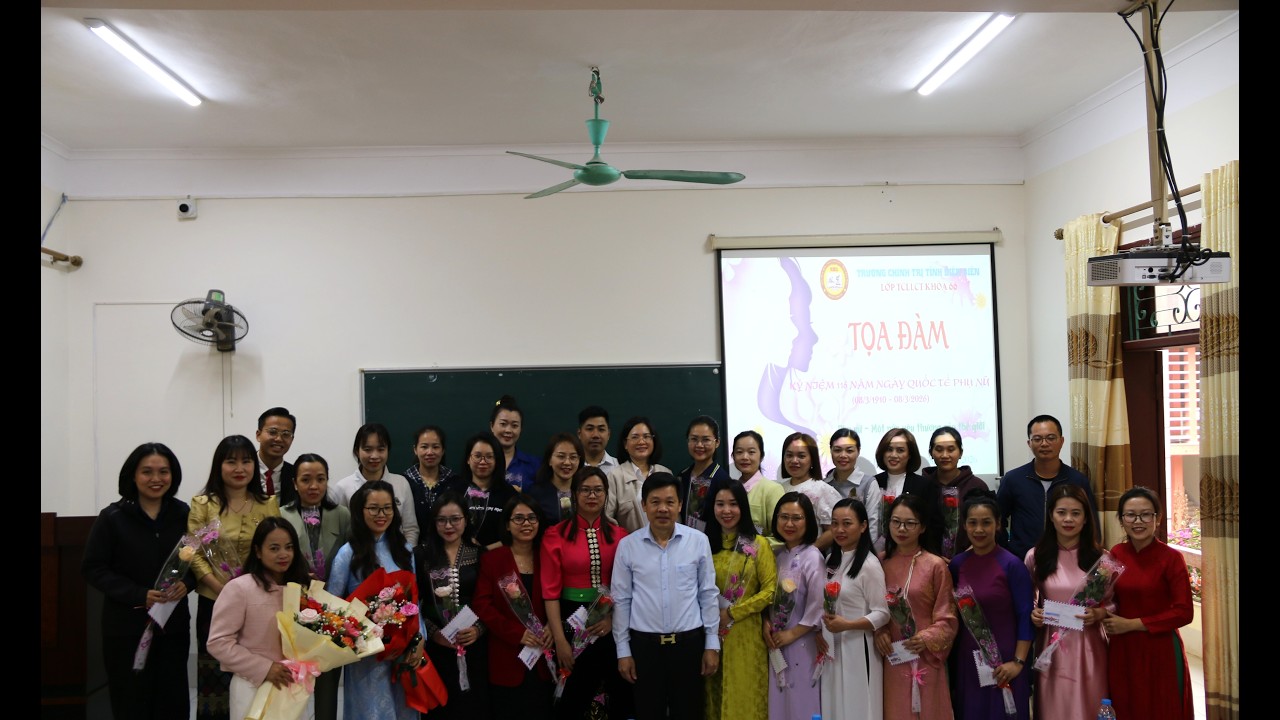 Tọa đàm Kỷ niệm ngày Quốc tế phụ nữ và hưởng ứng tuần lễ áo dài - Lớp TCLLCT K66