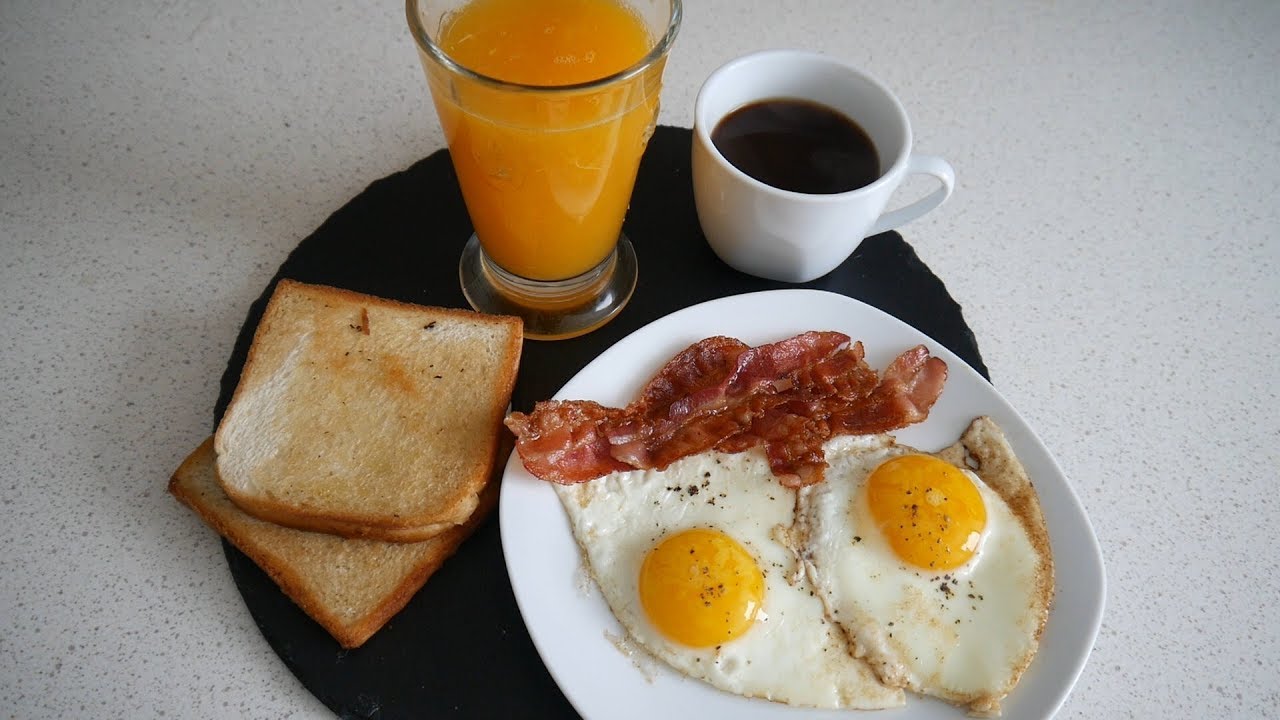 ASMR Eating Sounds &ndash; American Breakfast