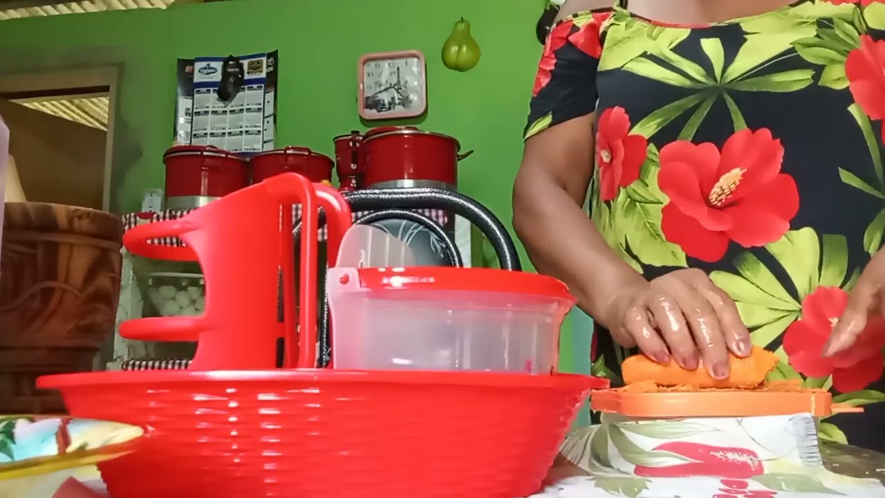 Hoje o almoço foi galinha caipira 