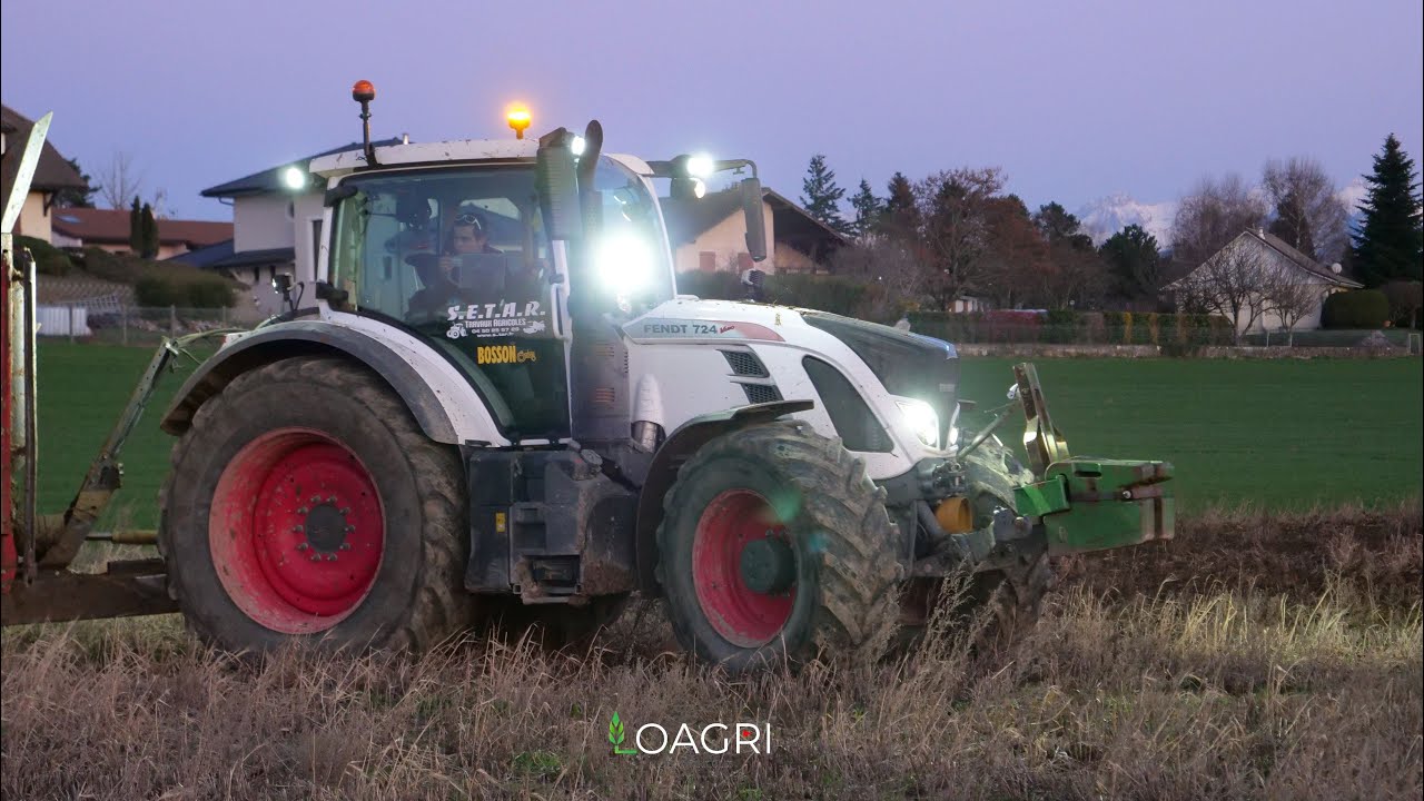🐄FENDT 724 BLANC A L'&Eacute;PANDAGE DE FUMIER  !