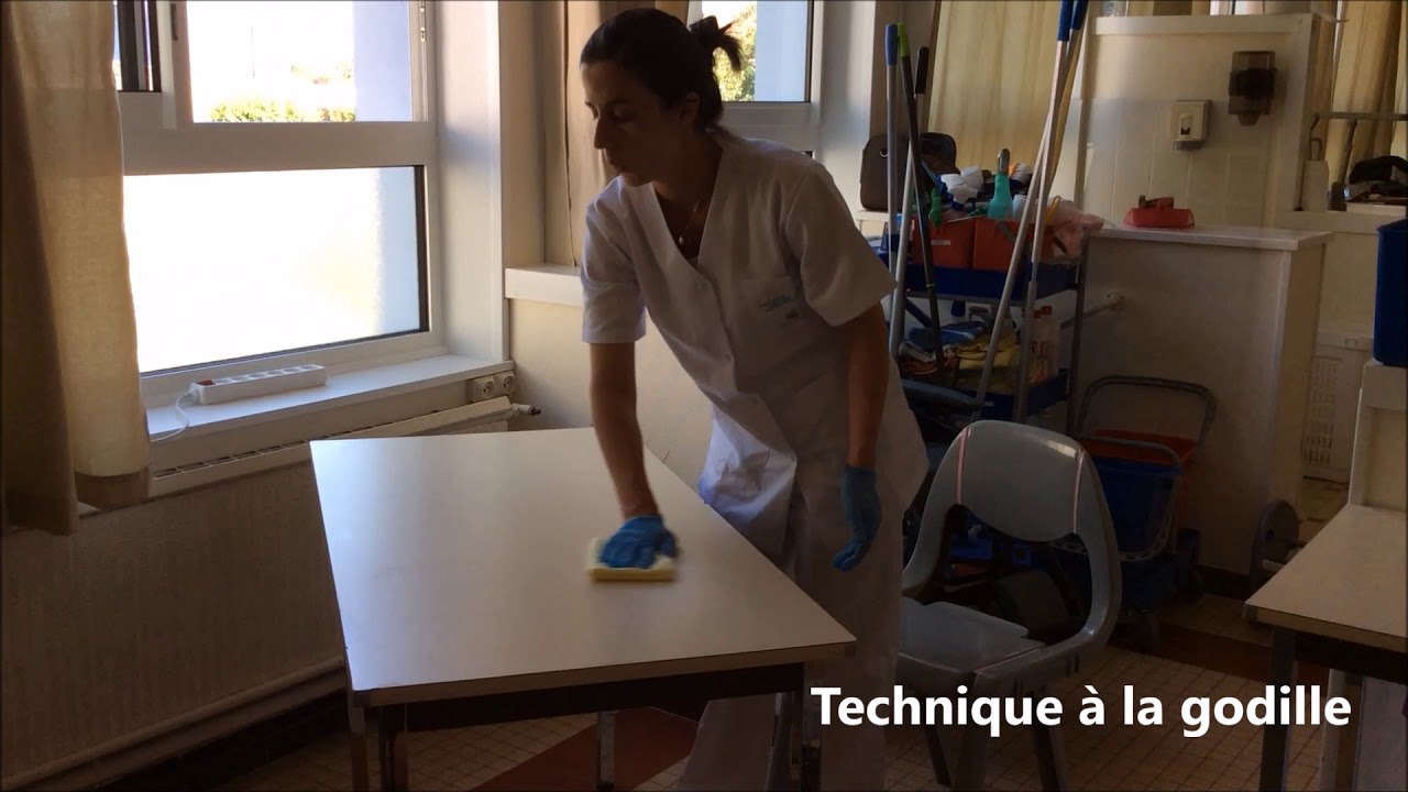 Dépoussiérage du mobilier