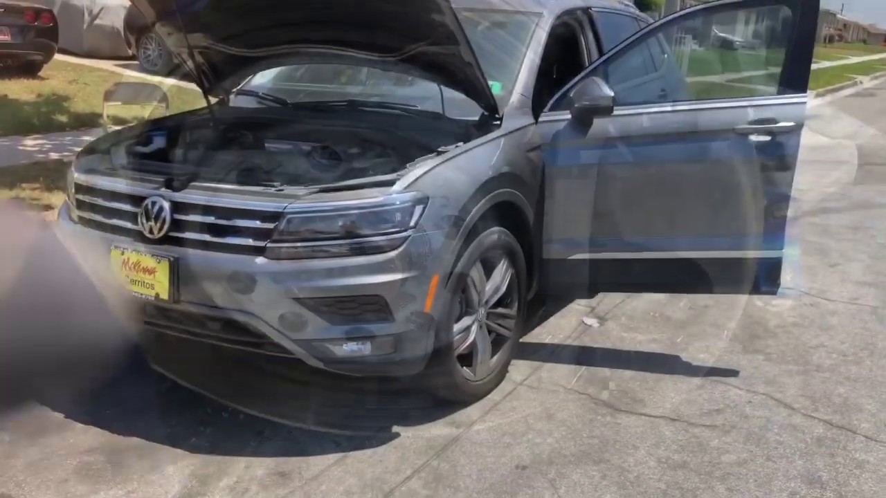 Как поменять тормоза на Volkswagen Tiguan 4Motion 2018 года!