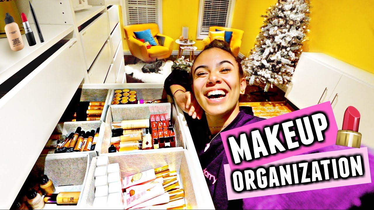 HUGE MAKEUP DECLUTTER!💄🗑️ Organize my makeup with me!