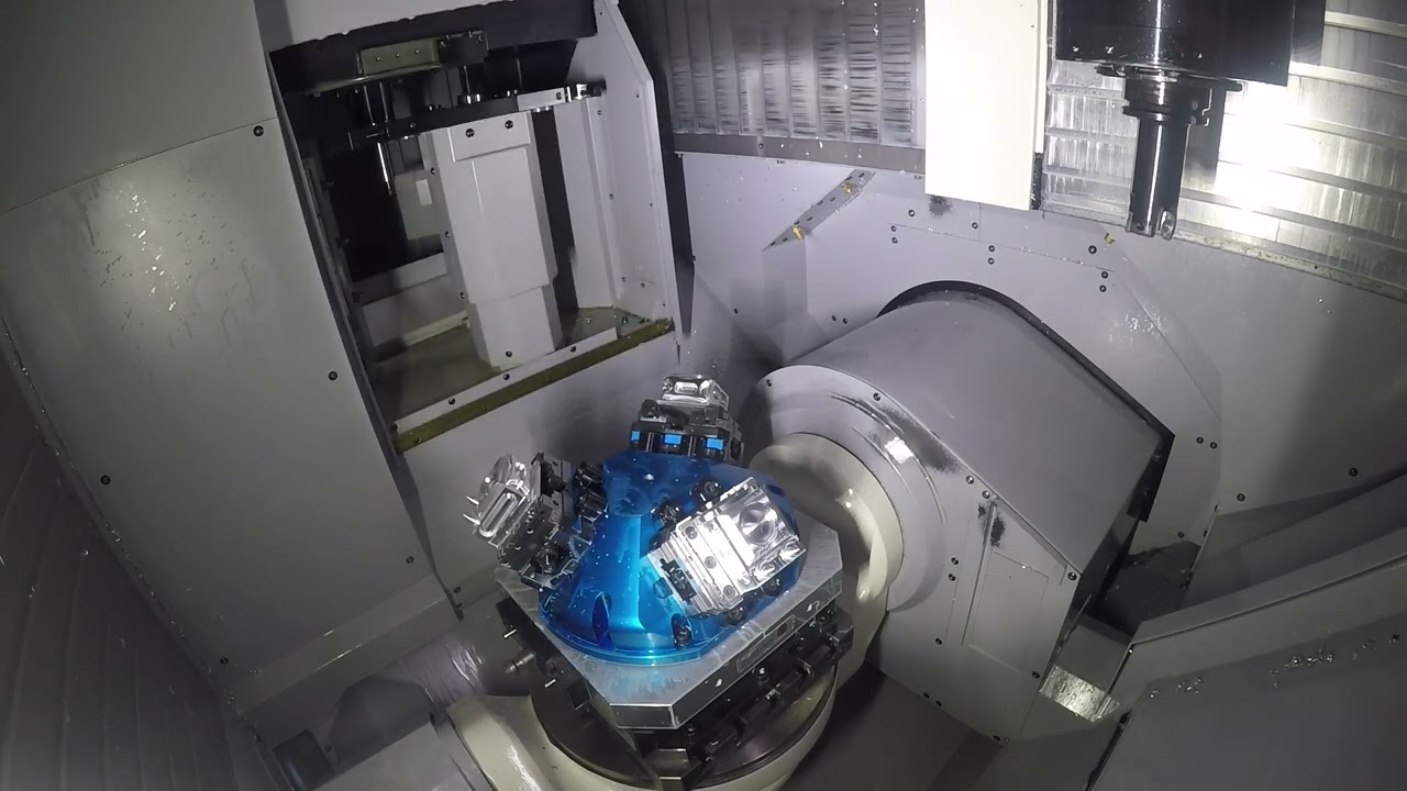 Makino DA300 Vertical Machining Center