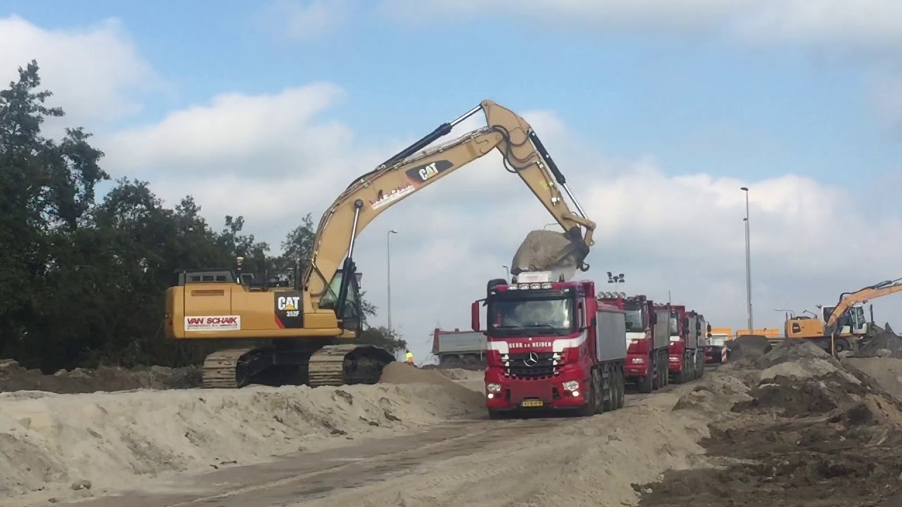 Cat 352F van schaikgrondverzet