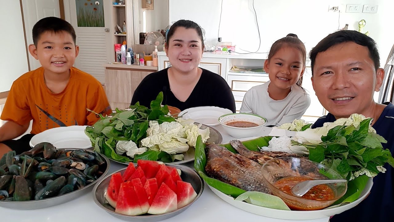 เมี่ยงปลานิลเผา 2ตัวหอยแมลงภู่นึ่ง แตงโมแก้เผ็ดหวานๆจ้า 29 พฤษภาคม พ.ศ.2565