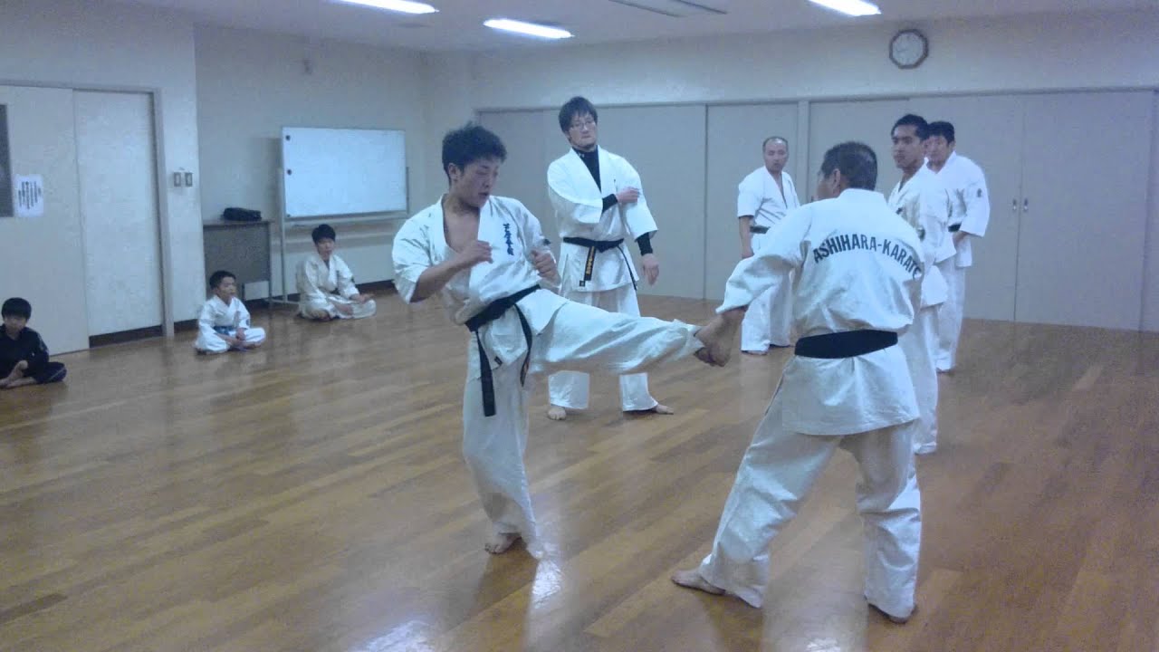 芦原会館北九州支部　稽古風景5