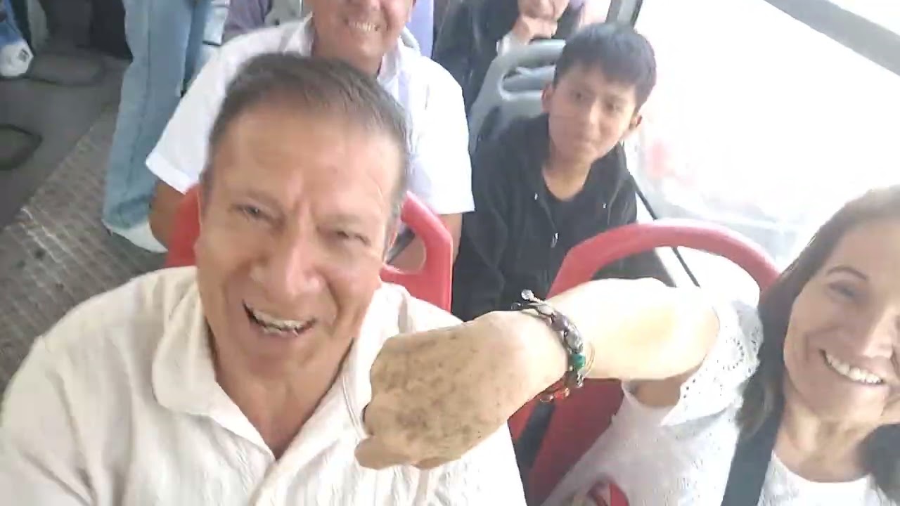 Terminando de vender en los buses del aeropuerto Jorje Chávez.