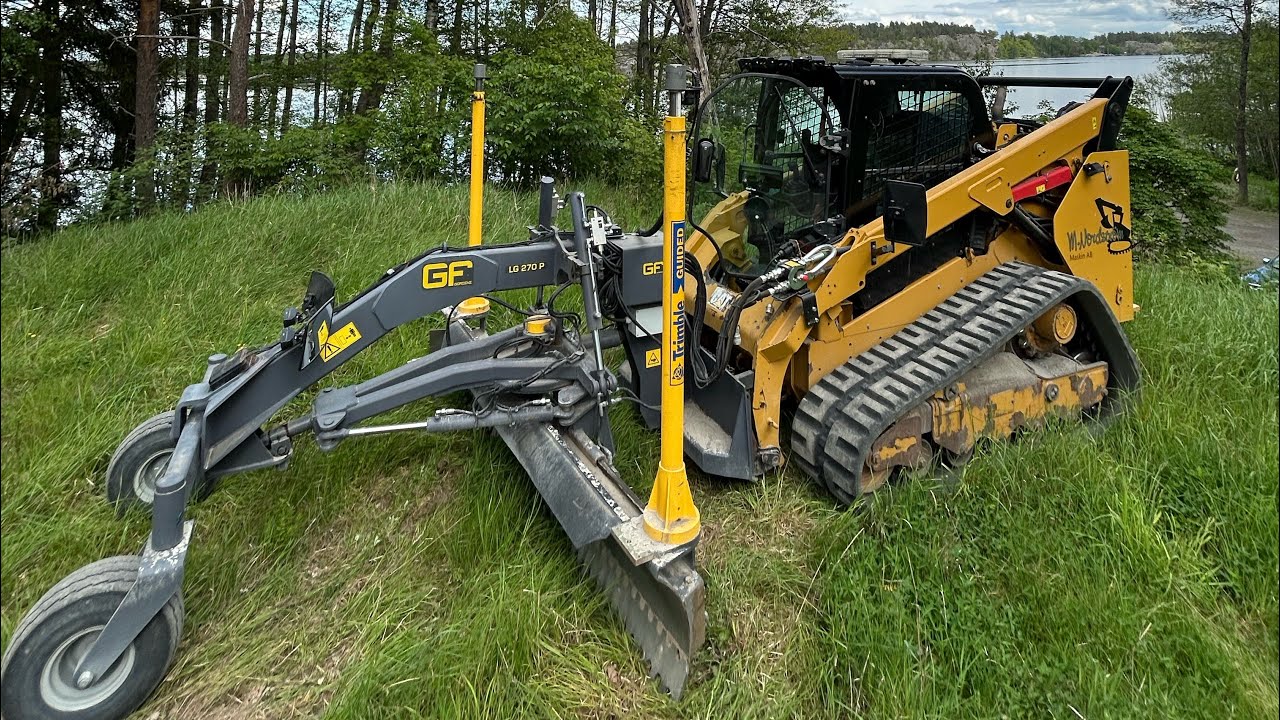 Grading With the Skid Steer in Strängnäs, Sweden.