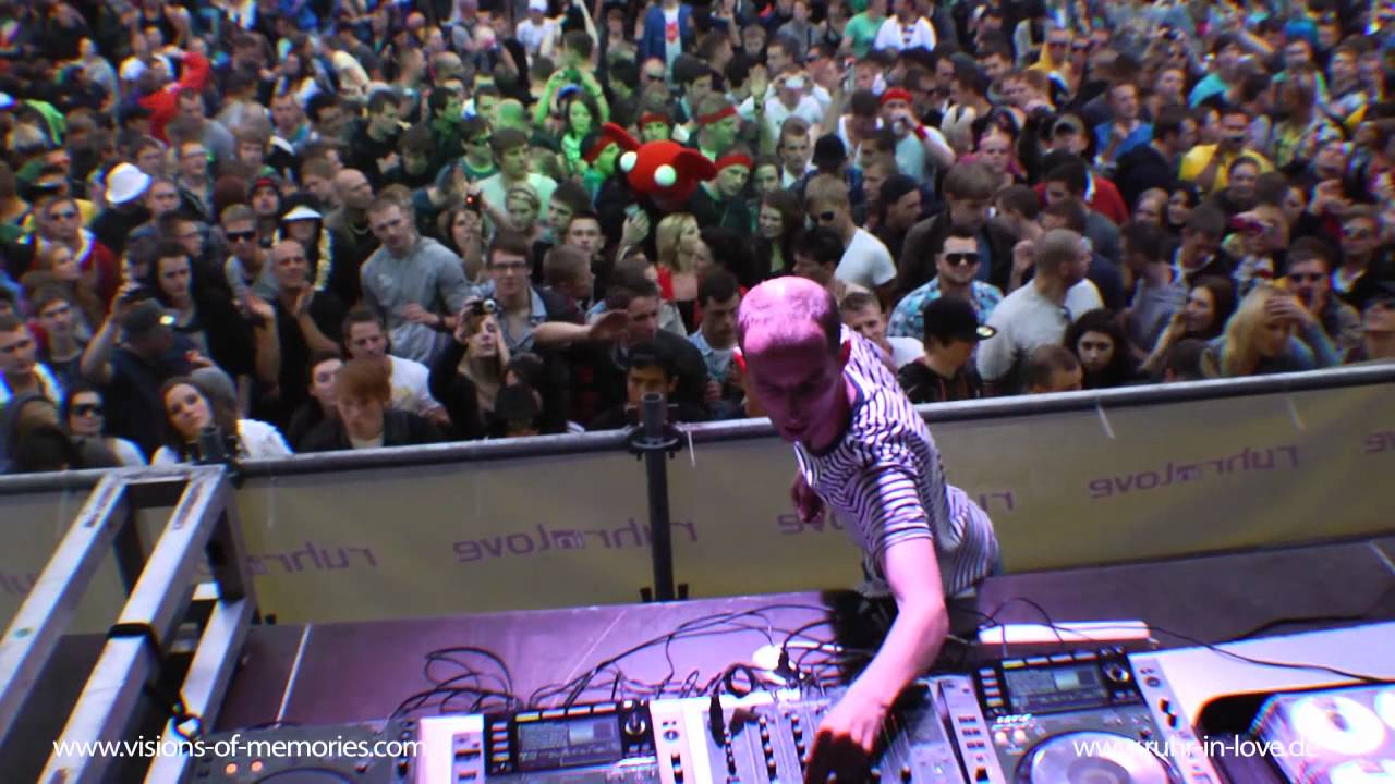 Felix Kröcher @ Ruhr-in-Love 2011 (official)