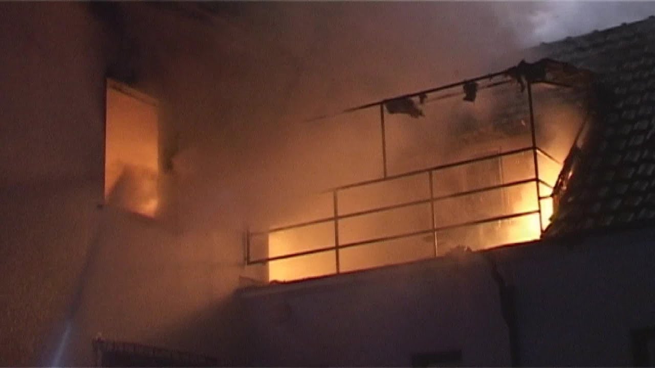 [WOHNHAUSBRAND] - Wohnung im VOLLBRAND | GROSSEINSATZ für die Feuerwehr Leichlingen