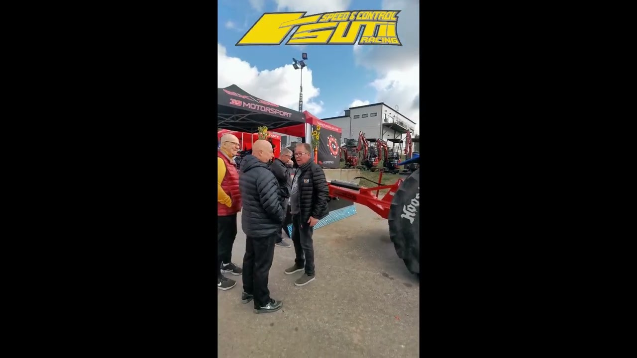 Latela Ford traktori KH-koneet ja stadin m&ouml;rin&auml;t