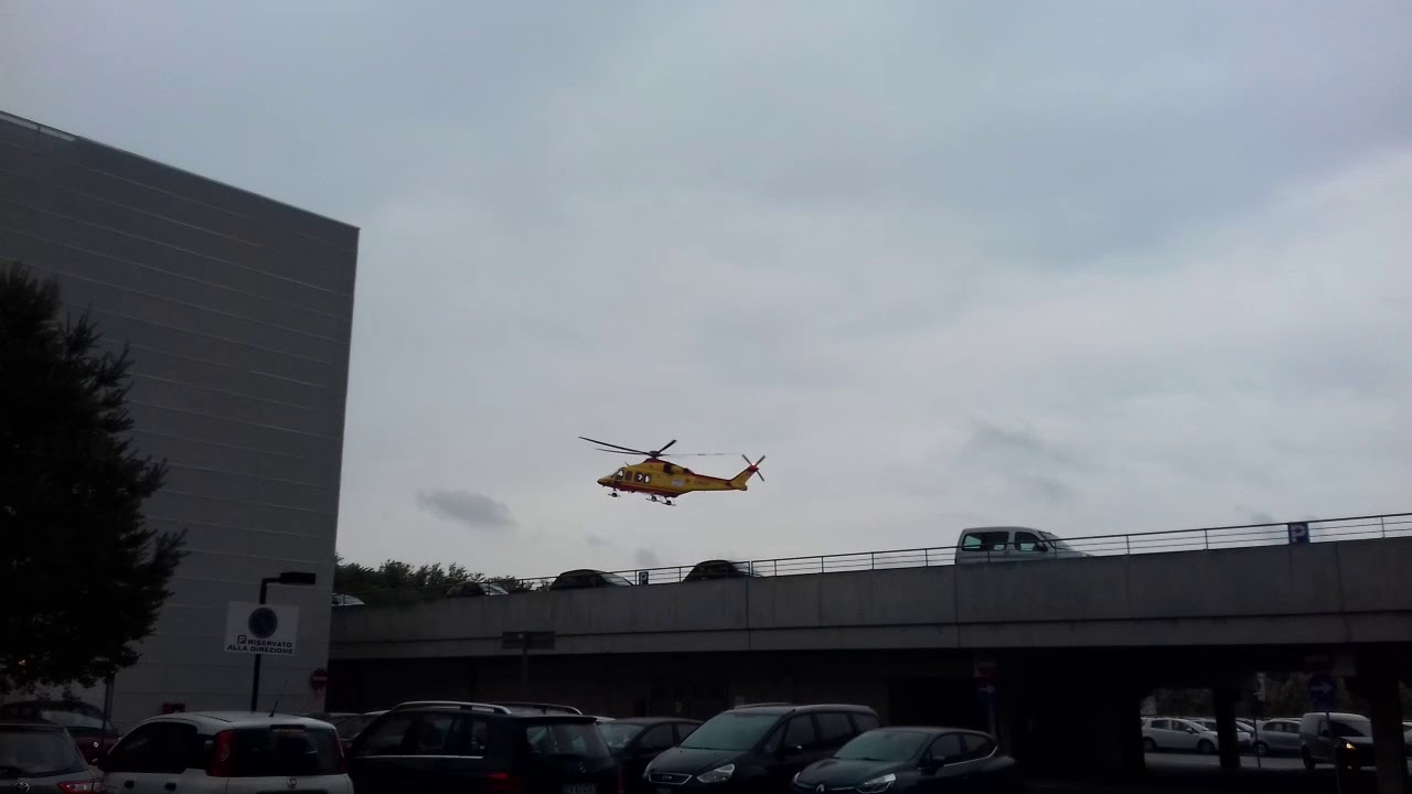 ELISOCCORSO COMO I-HECO IN ATTERRAGGIO AL OSPEDALE DI LEGNANO