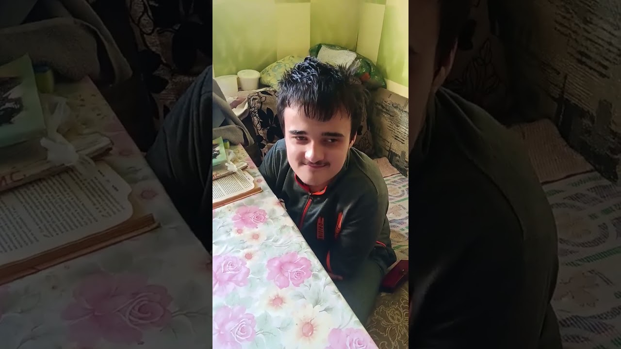 Что у мамы на обед?Ленивые тефтели и харчо..Не пора ли стричься и гулять