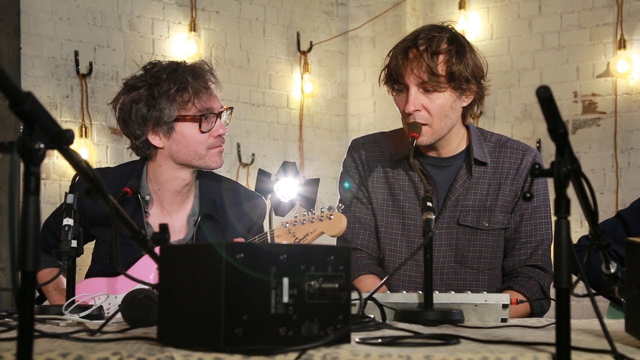 Phoenix - Ti Amo (6 Music Live Room Session)