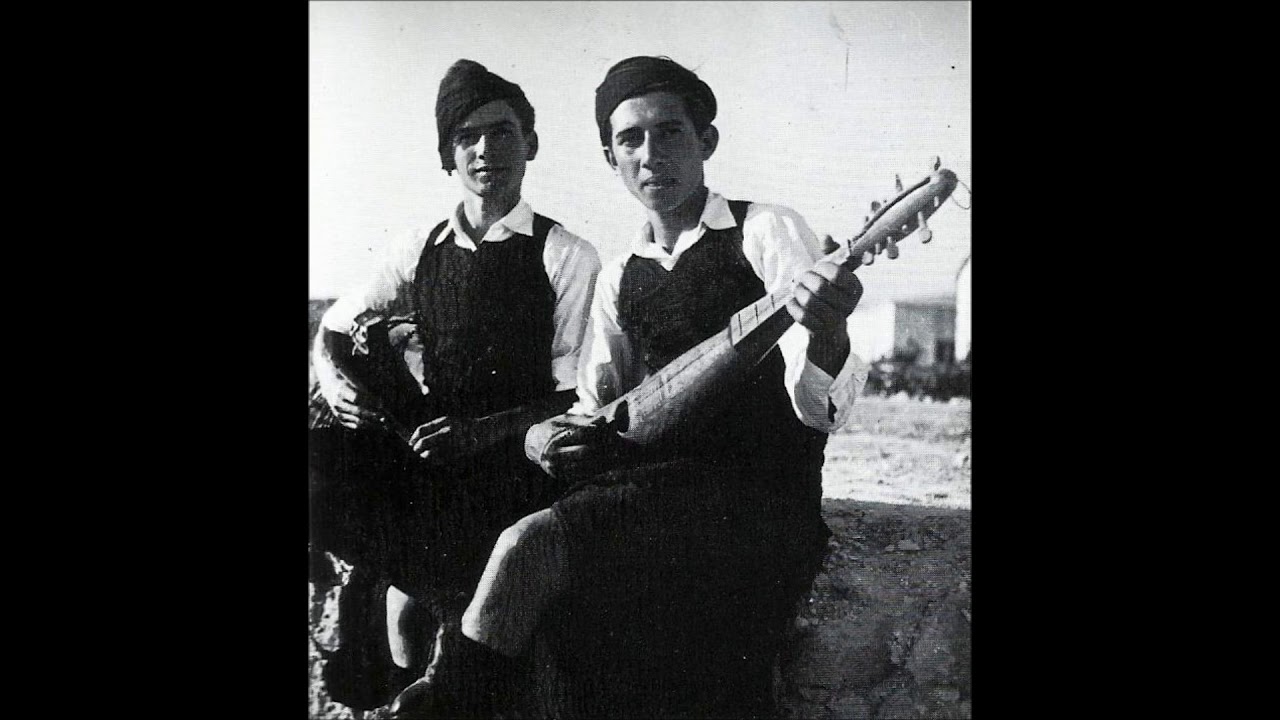 &Omicron; &kappa;&upsilon;&pi;&rho;&iota;&alpha;&kappa;ό&sigmaf; &alpha;&rho;&chi;έ&gamma;&omicron;&nu;&omicron;&sigmaf; &tau;&alpha;&mu;&pi;&omicron;&upsilon;&rho;ά&sigmaf; &kappa;&alpha;&iota; &lambda;ύ&rho;&alpha; -  Cyprus ancient tampouras and lyra instruments