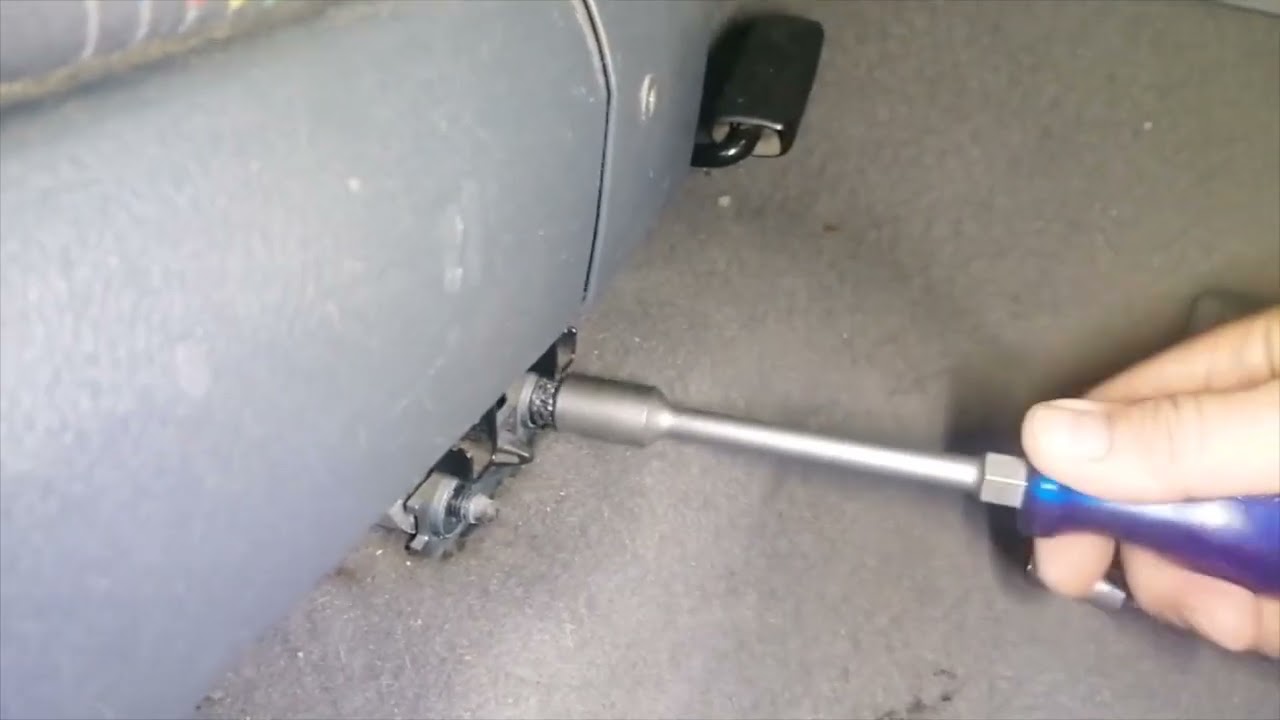 Škoda Octavia Passenger Front Seat Removal