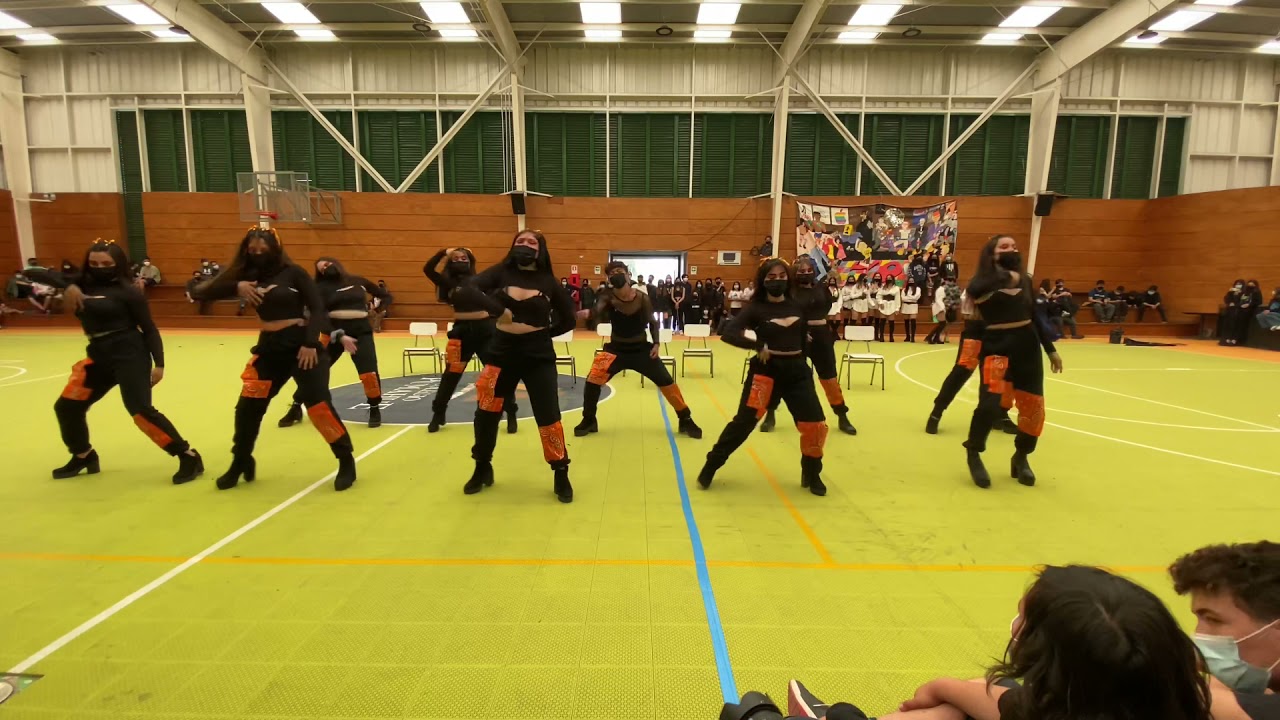 Dance on heels 60s colegio pumahue 2021