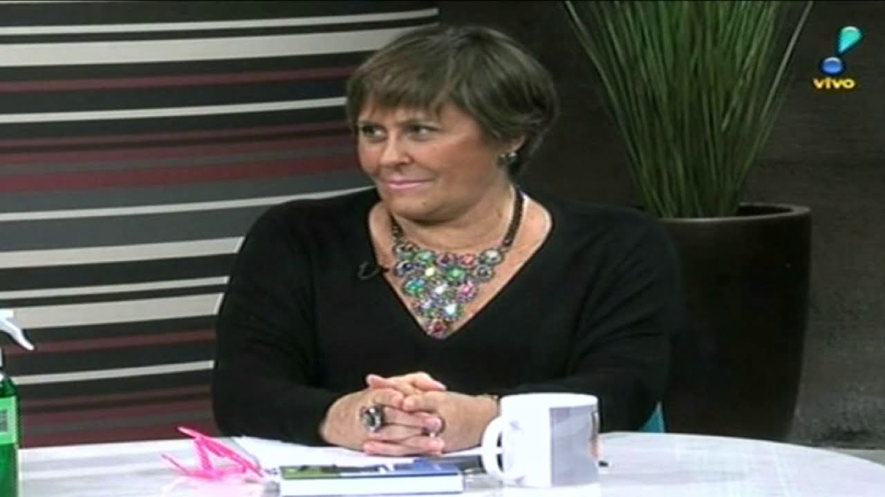 Márcia Fernandes no programa A Tarde é Sua com Sonia Abrão 01Out.2015