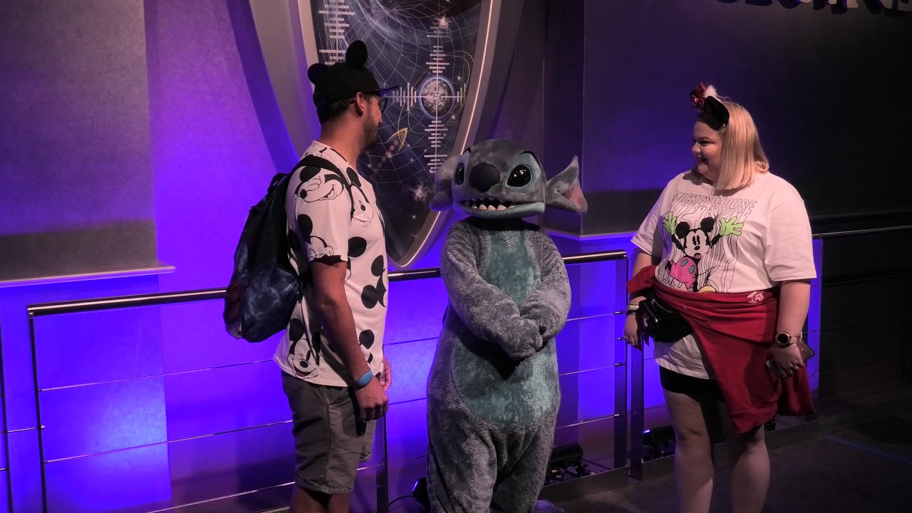 Disney's Magic Kingdom ✨ THE BEST Meet and Greet with STITCH in Tomorrowland