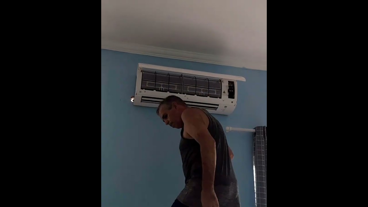 Minha primeira vez instalando o ar condicionado litoral norte de São Paulo Caraguatatuba daikin