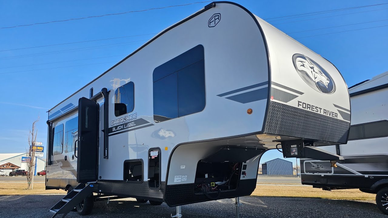 2026 Cherokee 256RRBL