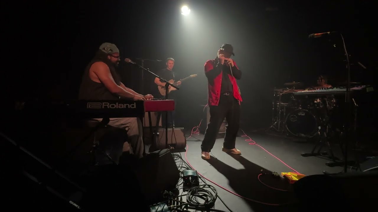 MonoNeon - feat. Mathias Heise: Women, Water & Weed, Live at Hotel Cecil