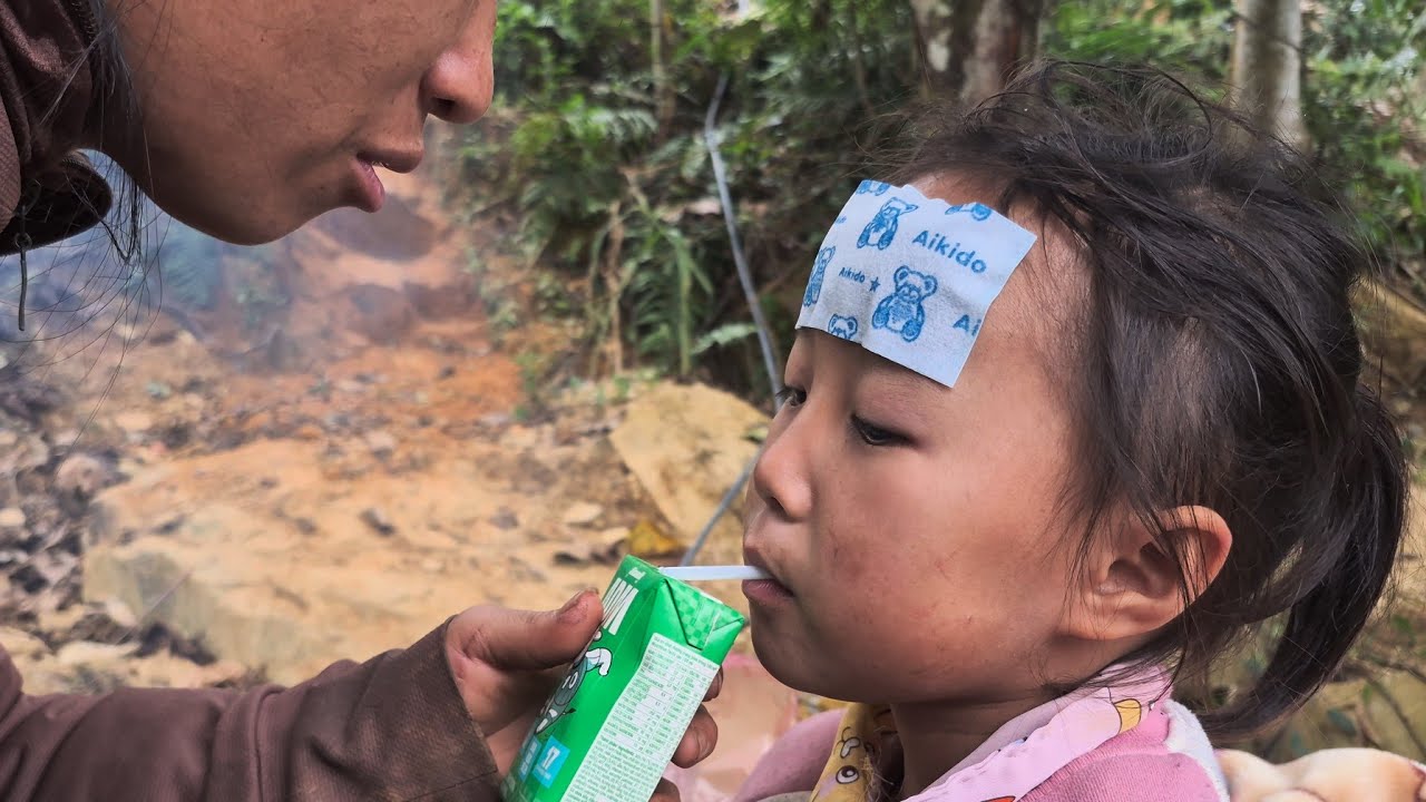 bé ốm mẹ đi thu hoạch về mua thuốc cho bé uống #hòangtiểuyến123