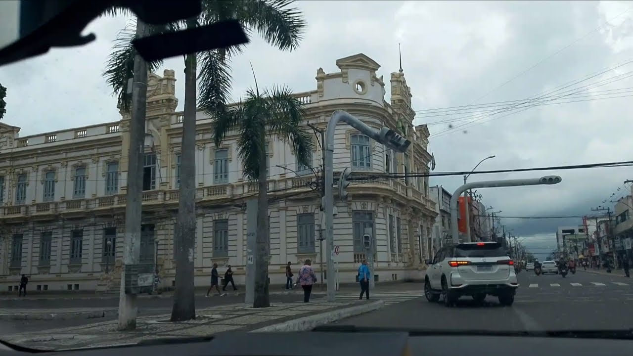 PELO CENTRO DE FEIRA DE SANTANA-BA