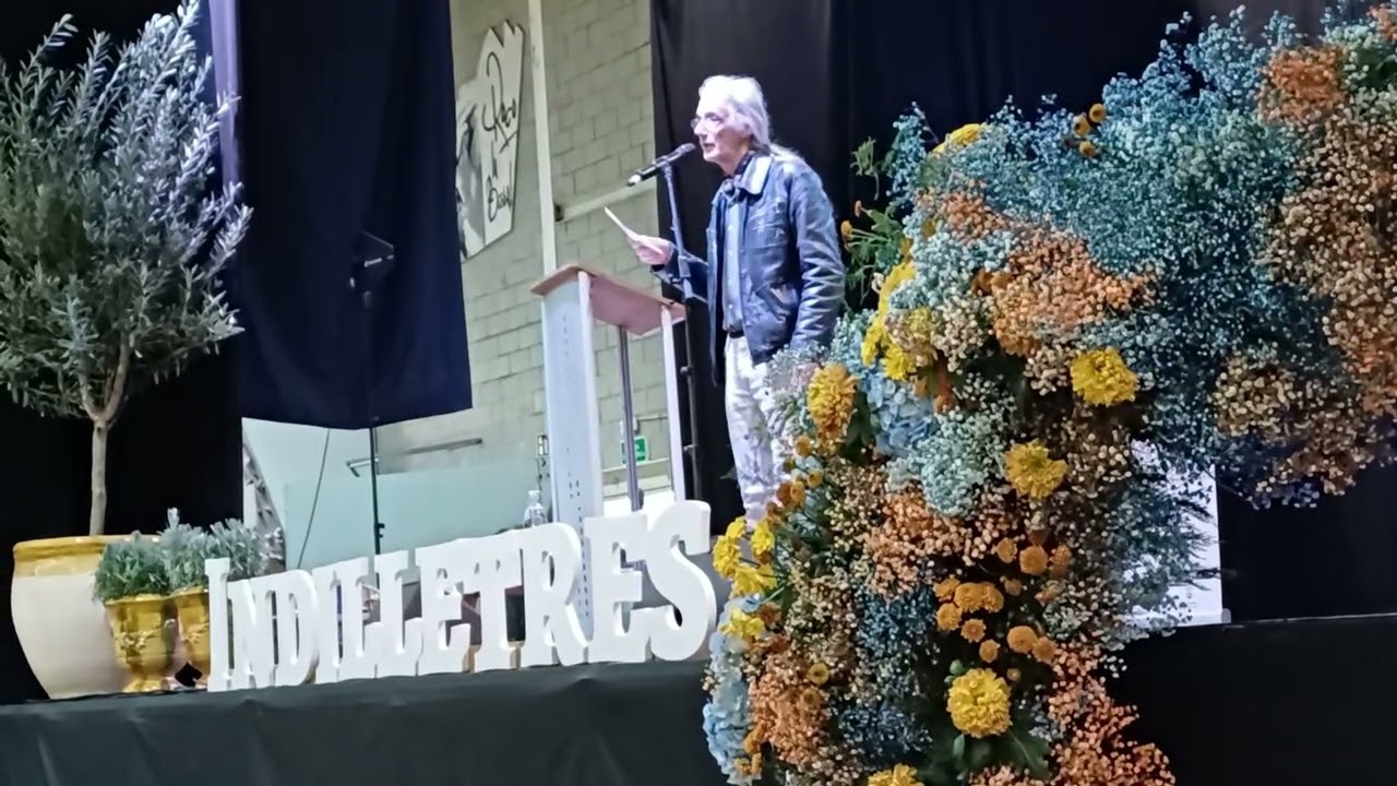 241130.Casasses recita Víctor Català. La Bisbal. INDILLETRES